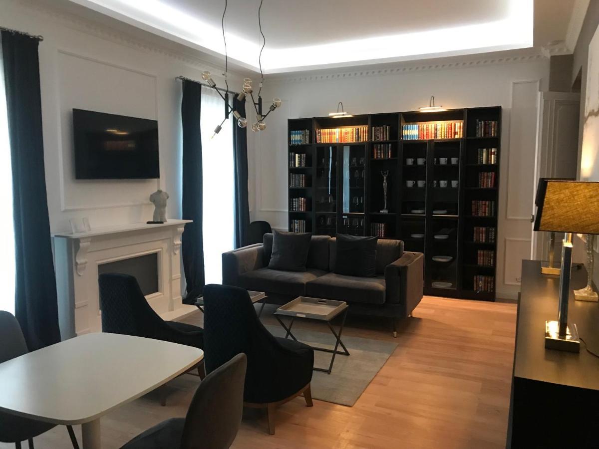 Lazare Maison De Maitre , Appartements De Standing Avec Parking Privatif A Seulement 7 Minutes A Pied Du Centre Historique De Beziers Exterior photo